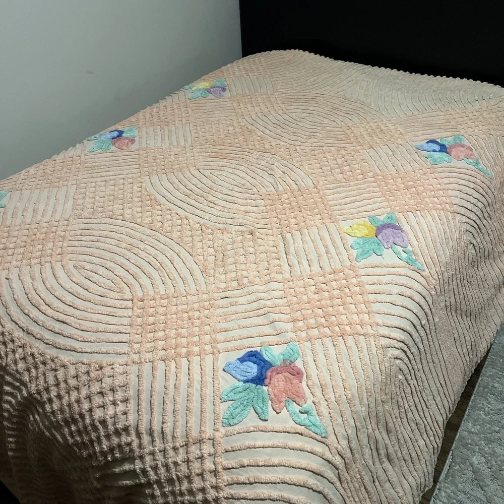 VIntage Pink Floral Chenille Hand Guided Tufted Full/Queen Bedspread 104 X 93